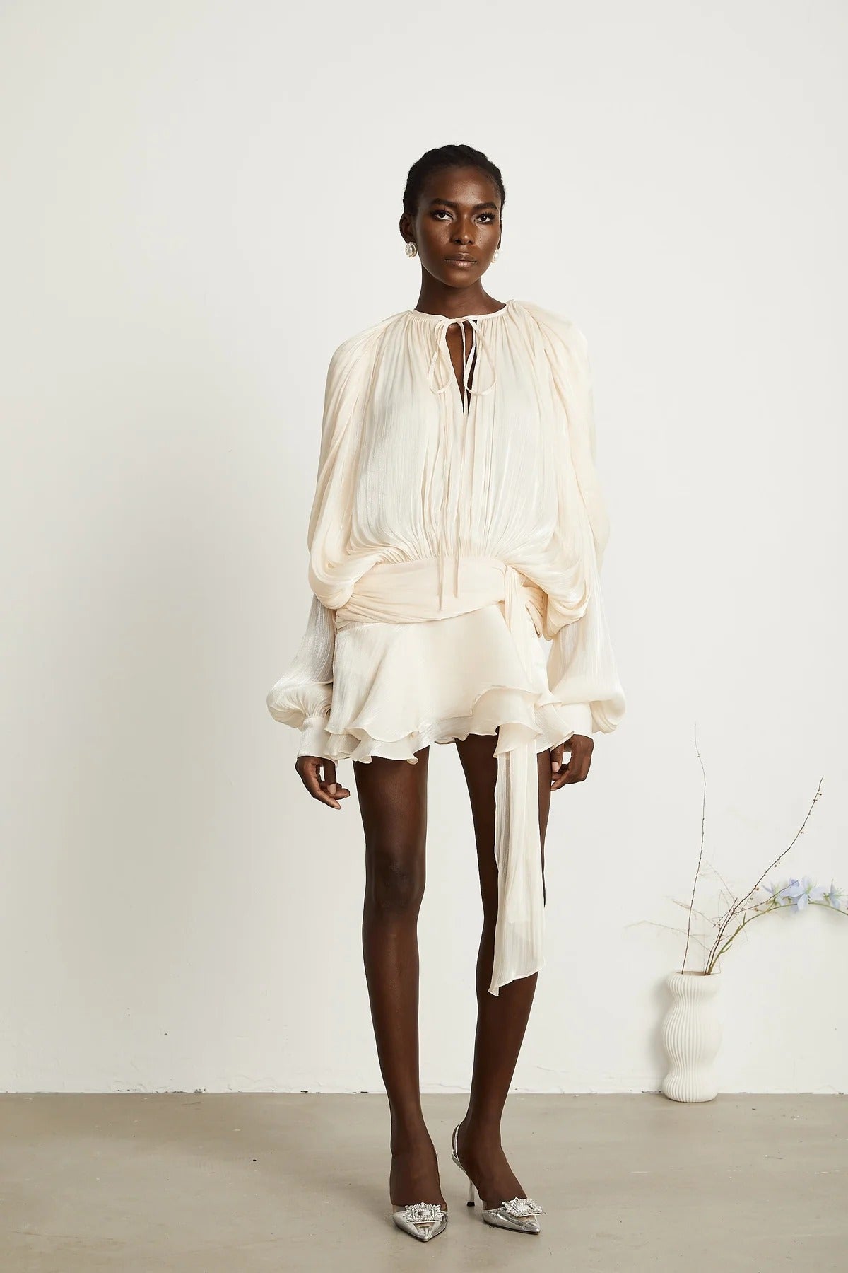 STELA | Vestido mini neutro