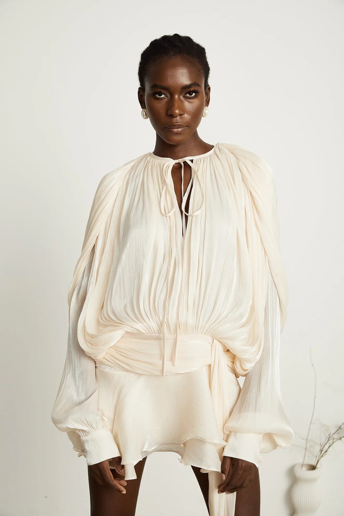 STELA | Vestido mini neutro